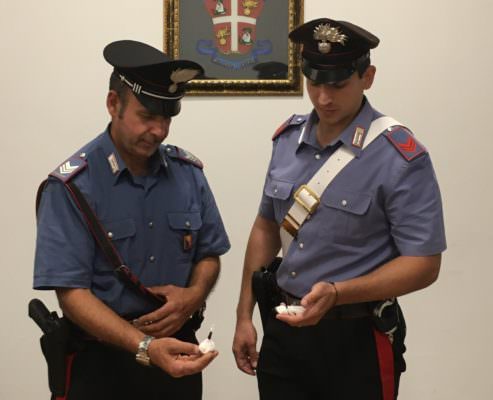 Coca a bordo: due arresti