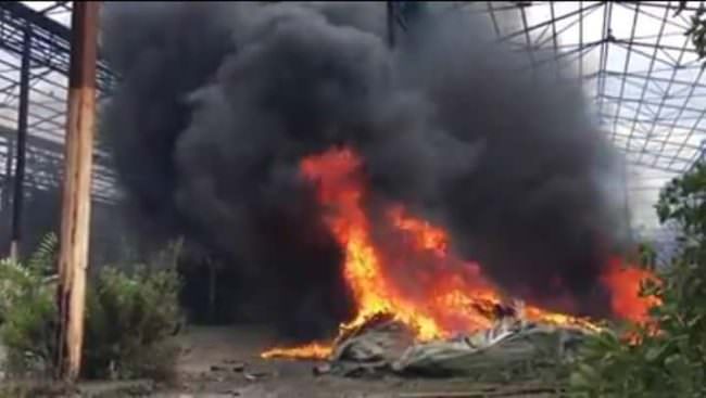 Fiamme in contrada Pioppo: colpito anche un centro demolizione auto