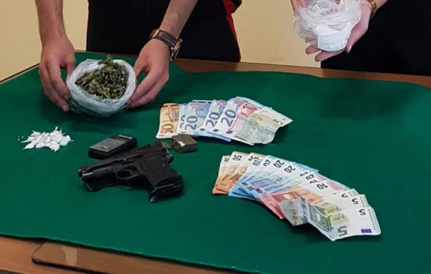 Droga e armi, controlli dei carabinieri nella movida gelese: arrestati “fratelli dello spaccio”