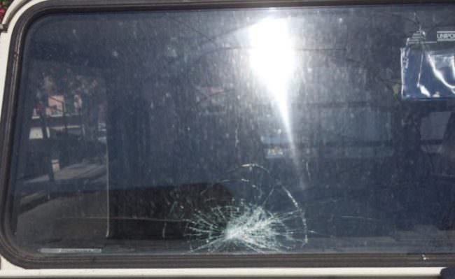Preoccupazione a Zafferana Etnea, danneggiata auto della polizia nella notte – FOTO