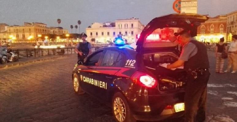 Ortigia nel mirino delle forze dell’ordine: serrati controlli nei locali notturni e sanzioni