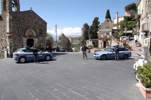 Lotta alla contraffazione a Taormina: denunce e sequestri nella Perla dello Ionio