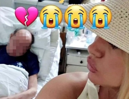 Modella pubblica selfie con il padre appena morto: valanga di insulti sui social