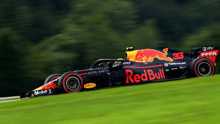 F1, Verstappen strepitoso in Austria, Ferrari all’attacco: doppio ritiro per Mercedes