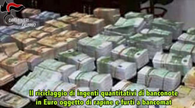 Armi, diamanti, clandestini e Cosa Nostra: 17 in manette