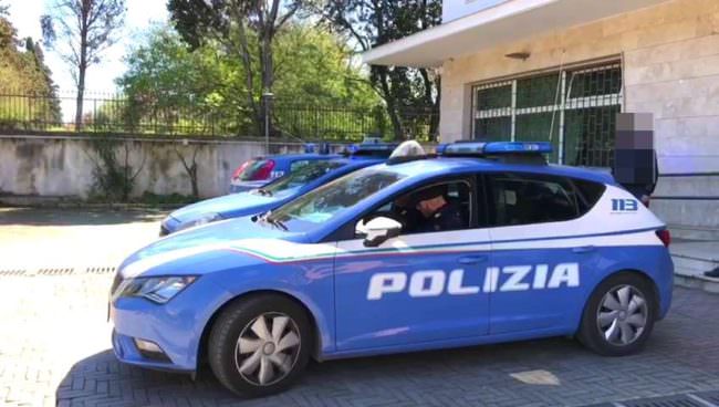 Dalle provocazioni sull’autobus al pugno in testa: rapinato nella notte