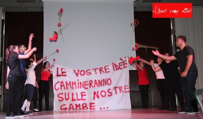 “Lunga è la notte. Storia di un delitto di mafia”: ~Liberi come attori fa rivivere in scena Peppino Impastato