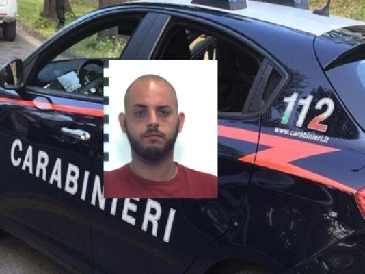 Marijuana, hashish e cocaina pronte per lo spaccio: in manette un pusher 27enne