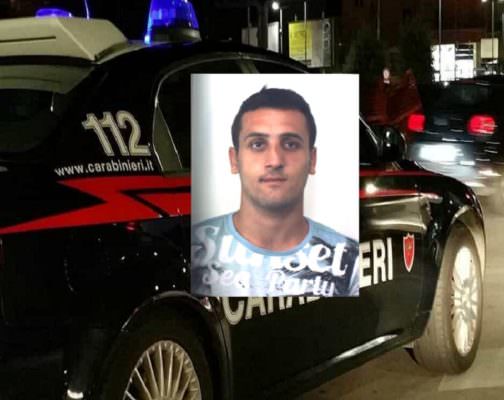 Ruba oro e bigiotteria in casa di un anziano, in manette Salvatore Romeo