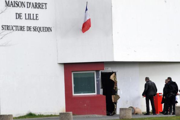 Boss delle rapine fugge dal carcere in elicottero: la sua seconda incredibile fuga