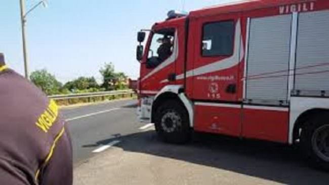 Incendio nel Catanese, paura lungo via Landolina: fiamme nei pressi del rione San Giovanni Galermo