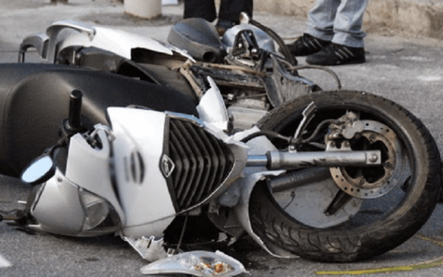 Auto fugge dopo l’incidente con una moto: arrestato conducente, centauro trasferito a Palermo