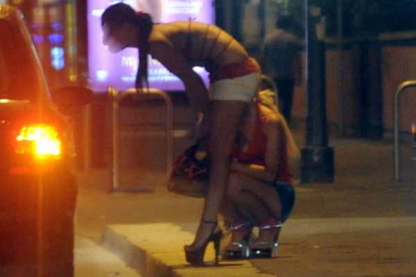 Catania, consuma rapporto con una prostituta e lei gli ruba 120 euro: scatta la denuncia