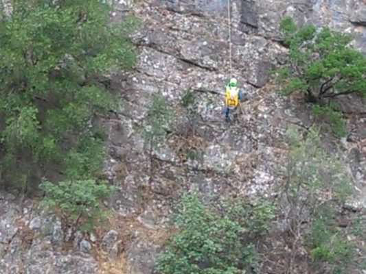Piogge incessanti fanno esondare un torrente: 5 morti, intervenuti vigili, carabinieri e soccorso alpino