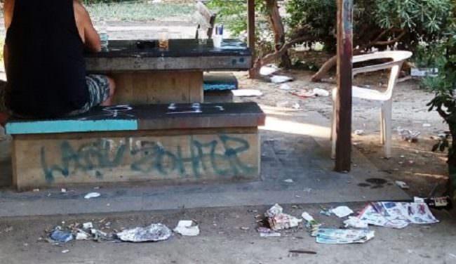 Parco come discarica e strade pericolose: lo scempio al centro di Catania – FOTO