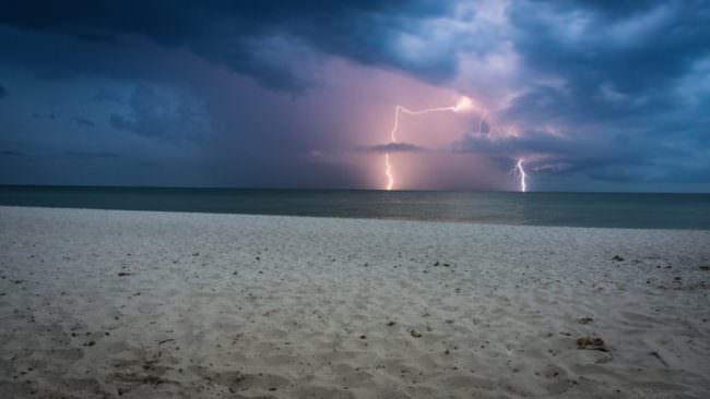 Meteo, ultimo giorno d’estate tra sole e piogge sparse. Siracusa città più calda con 35 gradi