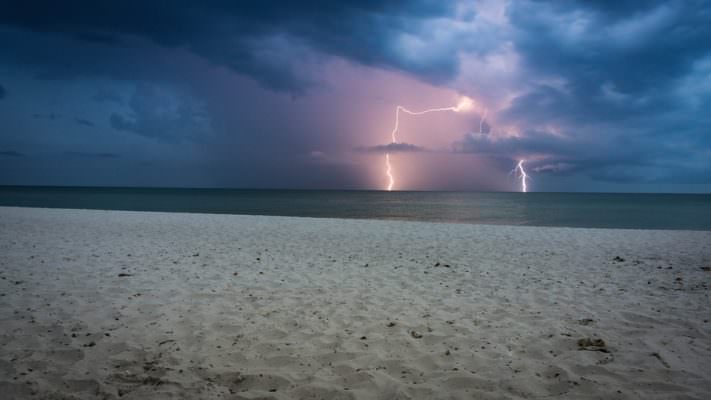 Meteo, ultimo giorno d’estate tra sole e piogge sparse. Siracusa città più calda con 35 gradi