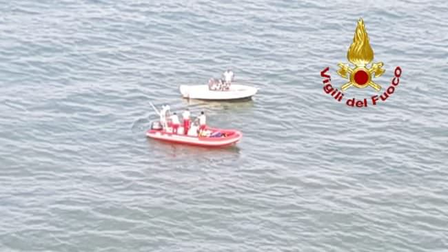 Vaccarizzo, salvata famiglia a bordo dell’imbarcazione che ha lanciato razzo di segnalazione