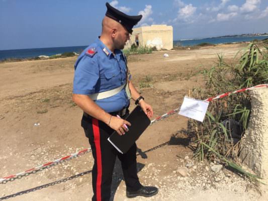 Portopalo: sequestrata area di sette mila metri quadri adibita a parcheggio. Deferito il proprietario