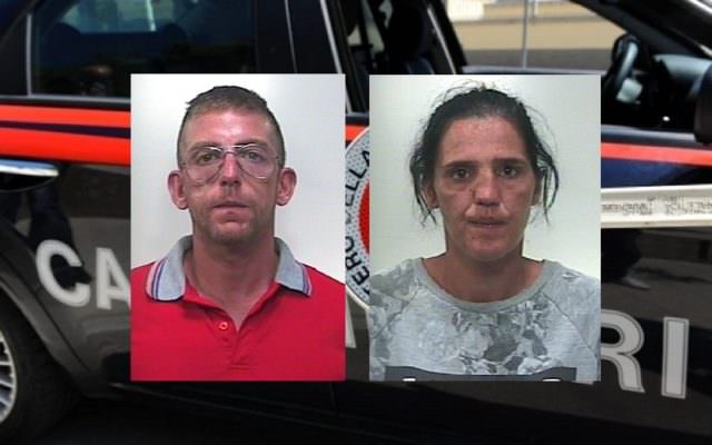 Sorpresi a rubare oltre una tonnellata di carrube: due arresti