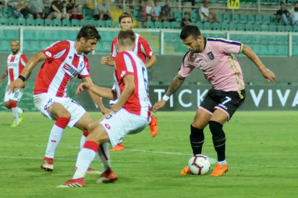Palermo, la capoccia di Rajkovic salva: ai rigori il Vicenza è eliminato