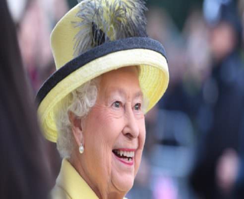 Lavorare per la Royal Family è solo un sogno? Non più: la Regina Elisabetta cerca lavapiatti