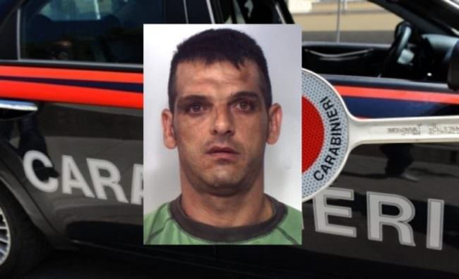 Evade dai domiciliari e tenta di fuggire in auto: arrestato 37enne