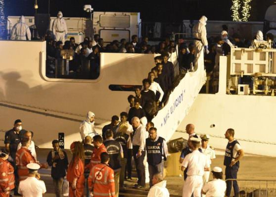 Migranti sbarcati dalla Diciotti: al Garibaldi di Catania accertati due casi di tubercolosi e uno di polmonite
