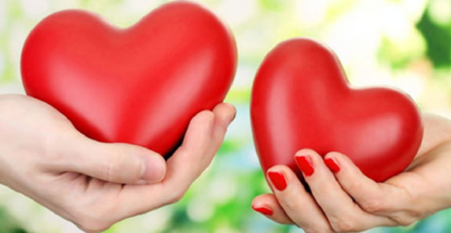 Madre iscrive figlia ad agenzia matrimoniale, ma è già fidanzata: società dovrà risarcire 60enne