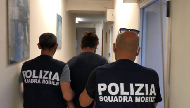 Droga e violenze sessuali, la base al Cara di Mineo: mafia nigeriana, fermati 10 latitanti
