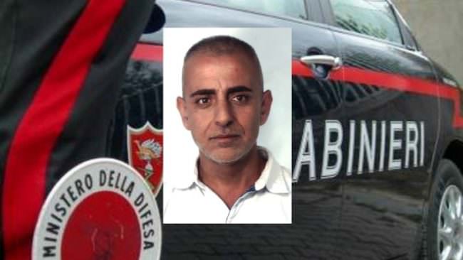 Aggredisce un’anziana e un prete in piazza Santa Maria della Salute, ruba l’auto e fugge