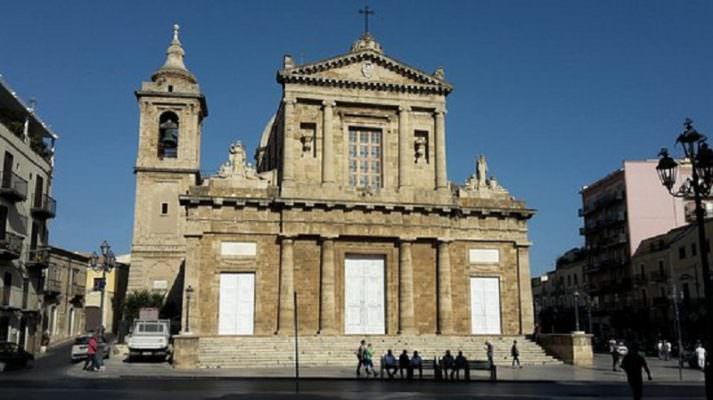 Vacanza in Calabria finisce in tragedia: colta da infarto mentre dorme, morta 32enne di Gela
