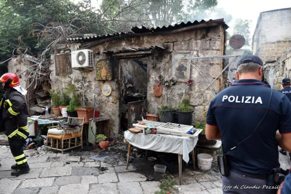 Incendio in una abitazione: morto un 74enne, illesa la moglie