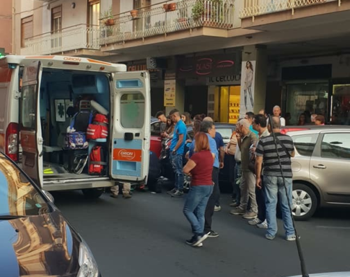 Paura a Mascalucia: anziana travolta da scooter in corso San Vito