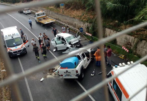 Incidente Mortale Sulla SS 121: Anziana Perde La Vita, Cinque Feriti