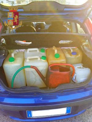 Ruba 85 litri di gasolio per la ditta in cui lavora: denunciato. Auto sequestrata