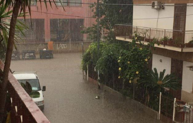 Da Catania a Palermo, la Sicilia nella morsa dell’Uragano Mediterraneo: temporali in atto e allagamenti