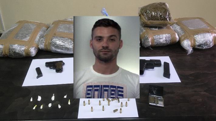 Blitz in via Capuana, scoperte armi e droga: arrestato 25enne