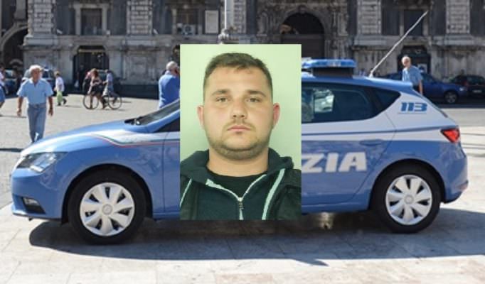 Scontro con polizia e vetri in frantumi, due in fuga: trovati con coca e marijuana
