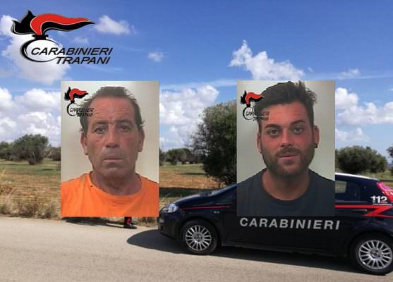 Rubano 600 chili di uva da un terreno: arrestati padre e figlio