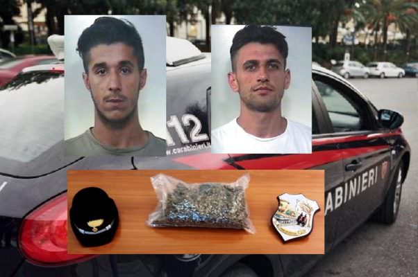 Oltre un chilo di marijuana in auto: arrestati un 22enne e un 24enne – FOTO