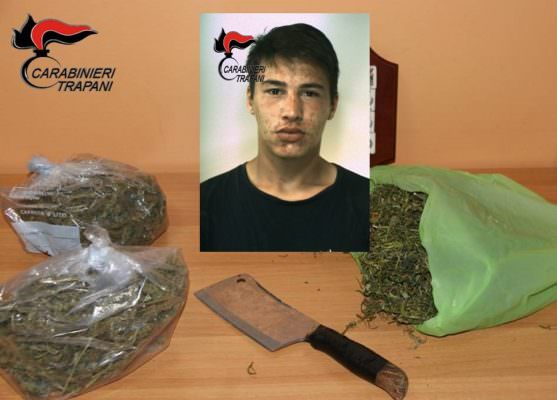 Dalla lite in famiglia al ritrovamento della droga in casa: in manette un 20enne