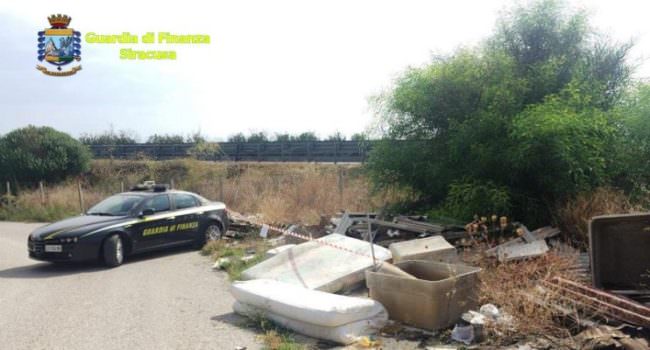 Sequestrata discarica abusiva: trovati oltre 5 quintali di amianto