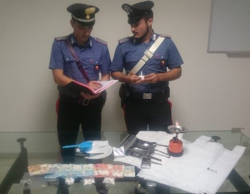 Scoperchiata ‘raffineria’ della droga, coinvolto anche un minorenne: i NOMI e i DETTAGLI