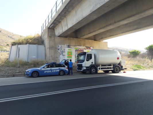 Trasporto merci pericolose: accertate 39 violazioni ed elevate multe per 13mila euro