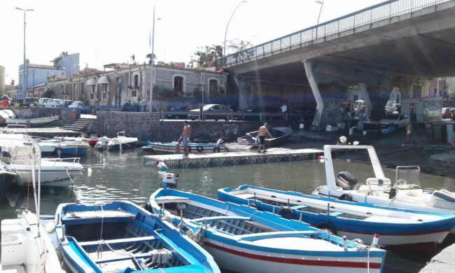 Ognina, palco a mare per la Madonna smontato dopo solo un giorno: ecco cosa è accaduto. LE FOTO
