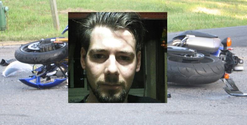La moto gli costa la vita: addio a Davide, pizzaiolo di professione e stimato padre di famiglia. “Fai buon viaggio”