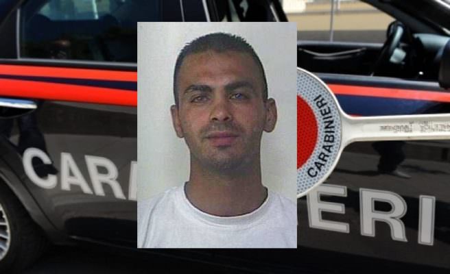 Evade dai domiciliari ma i carabinieri lo rintracciano dopo alcune ore: arrestato 34enne