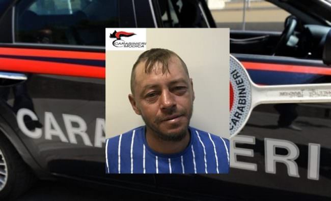 Tensione al supermarket, ubriaco importuna commesse per avere alcolici gratis: arrestato 35enne