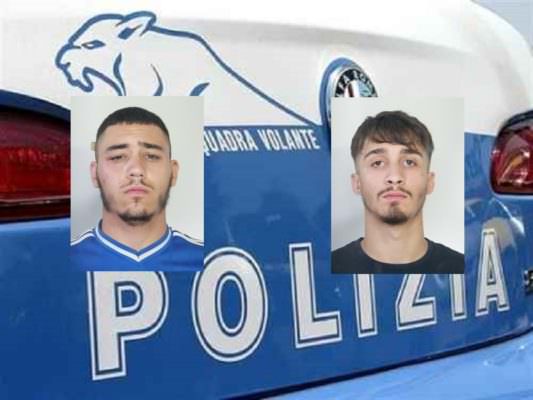 Rapinano tabacchino di via Passo Gravina e tentano la fuga: arrestati due dei quattro rapinatori